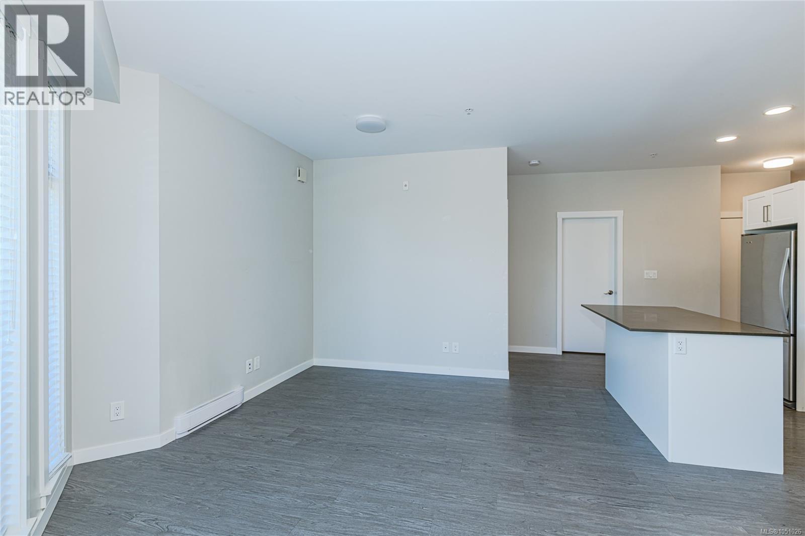 216 2843 Jacklin Rd Property Photo 2