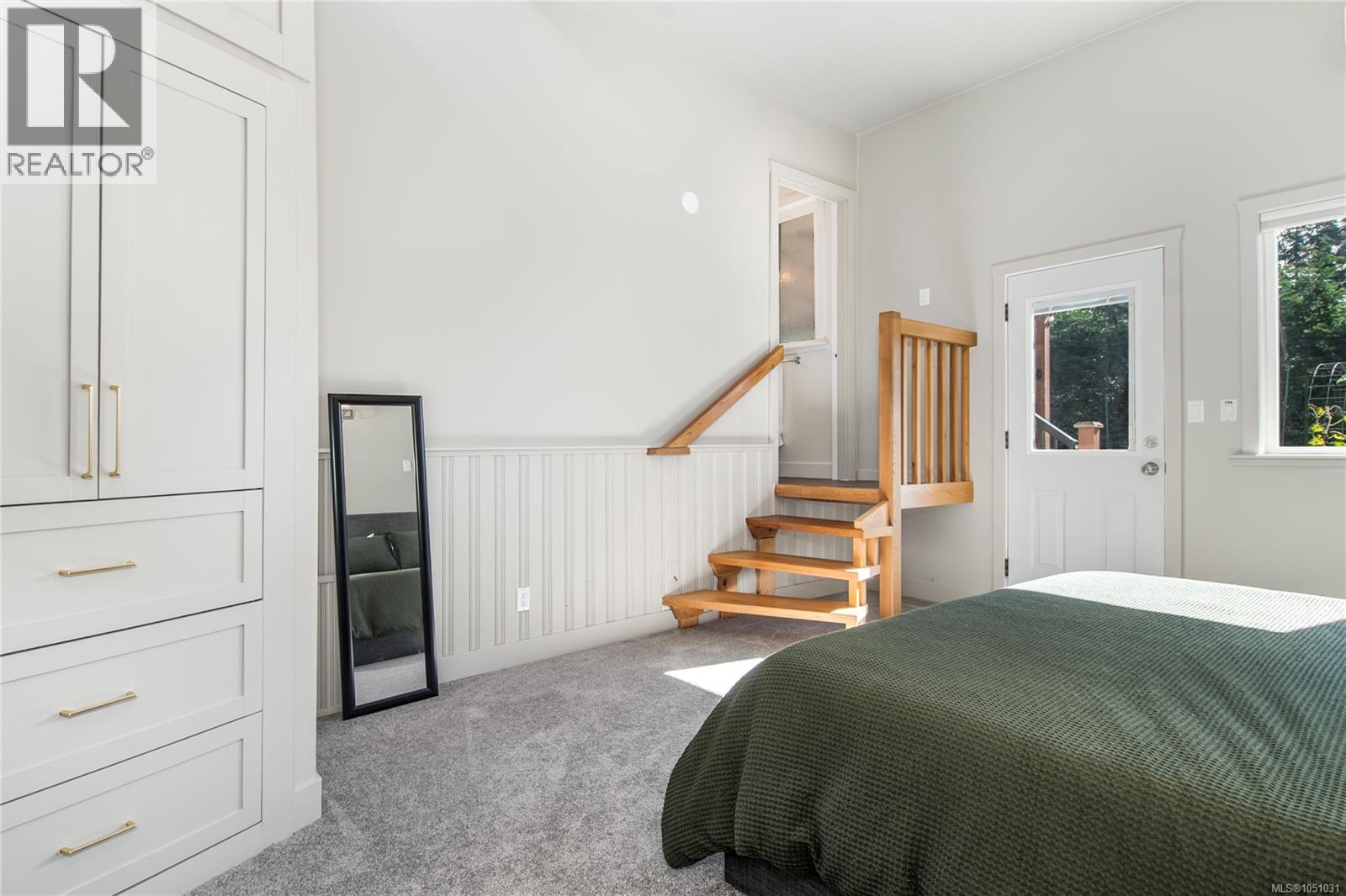 1861 Carlyle Cres Property Photo 22