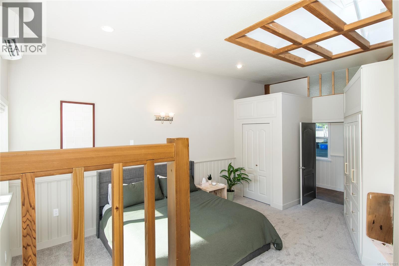 1861 Carlyle Cres Property Photo 24