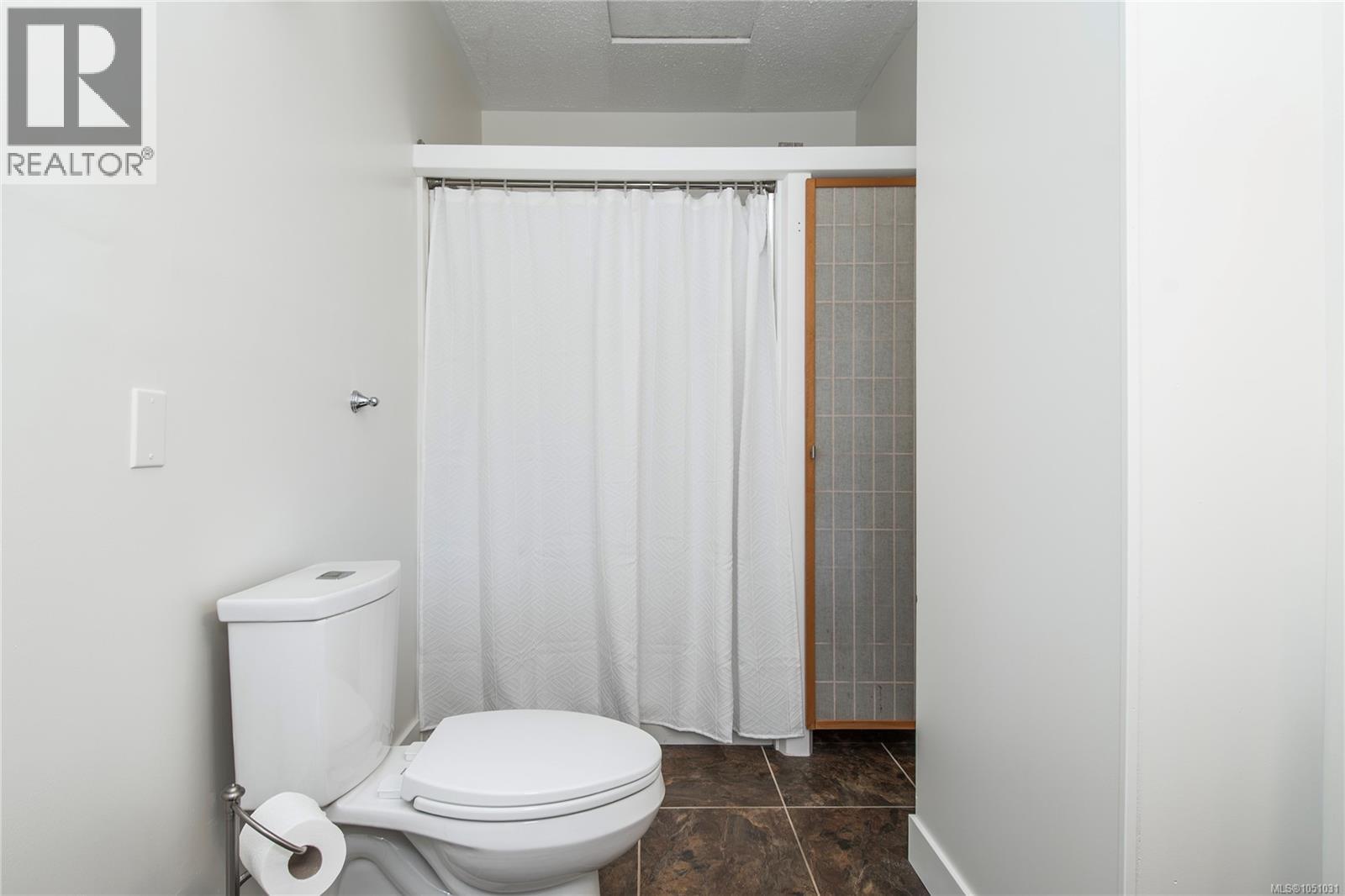 1861 Carlyle Cres Property Photo 26