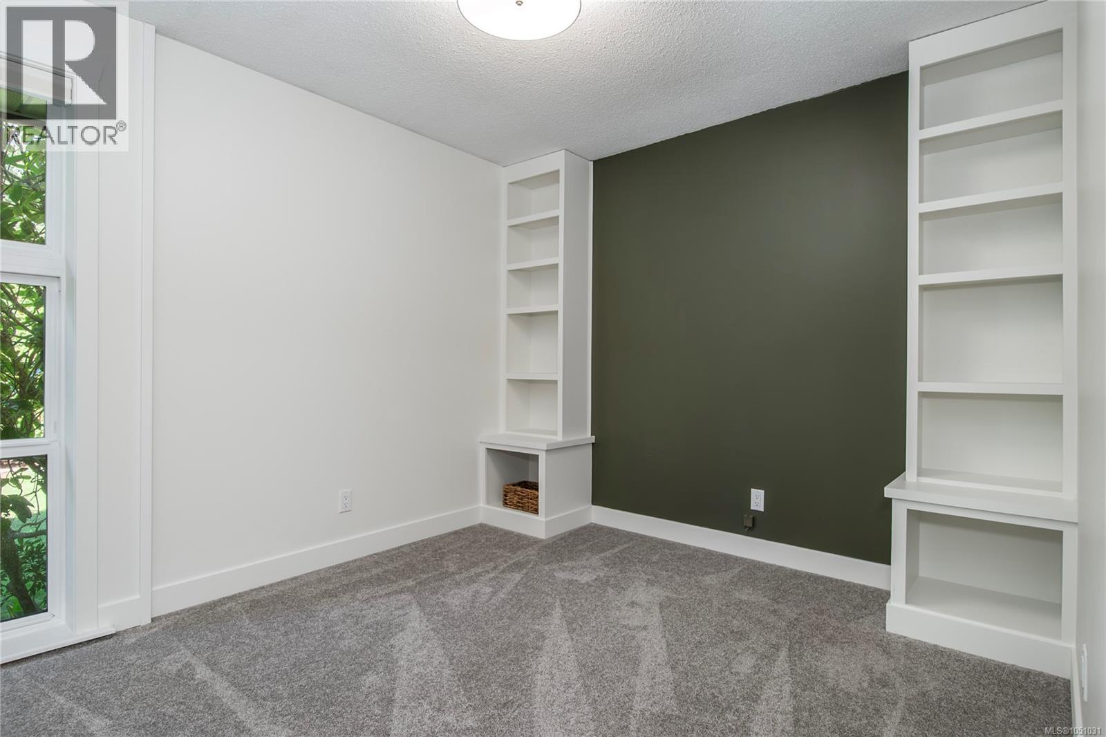 1861 Carlyle Cres Property Photo 29