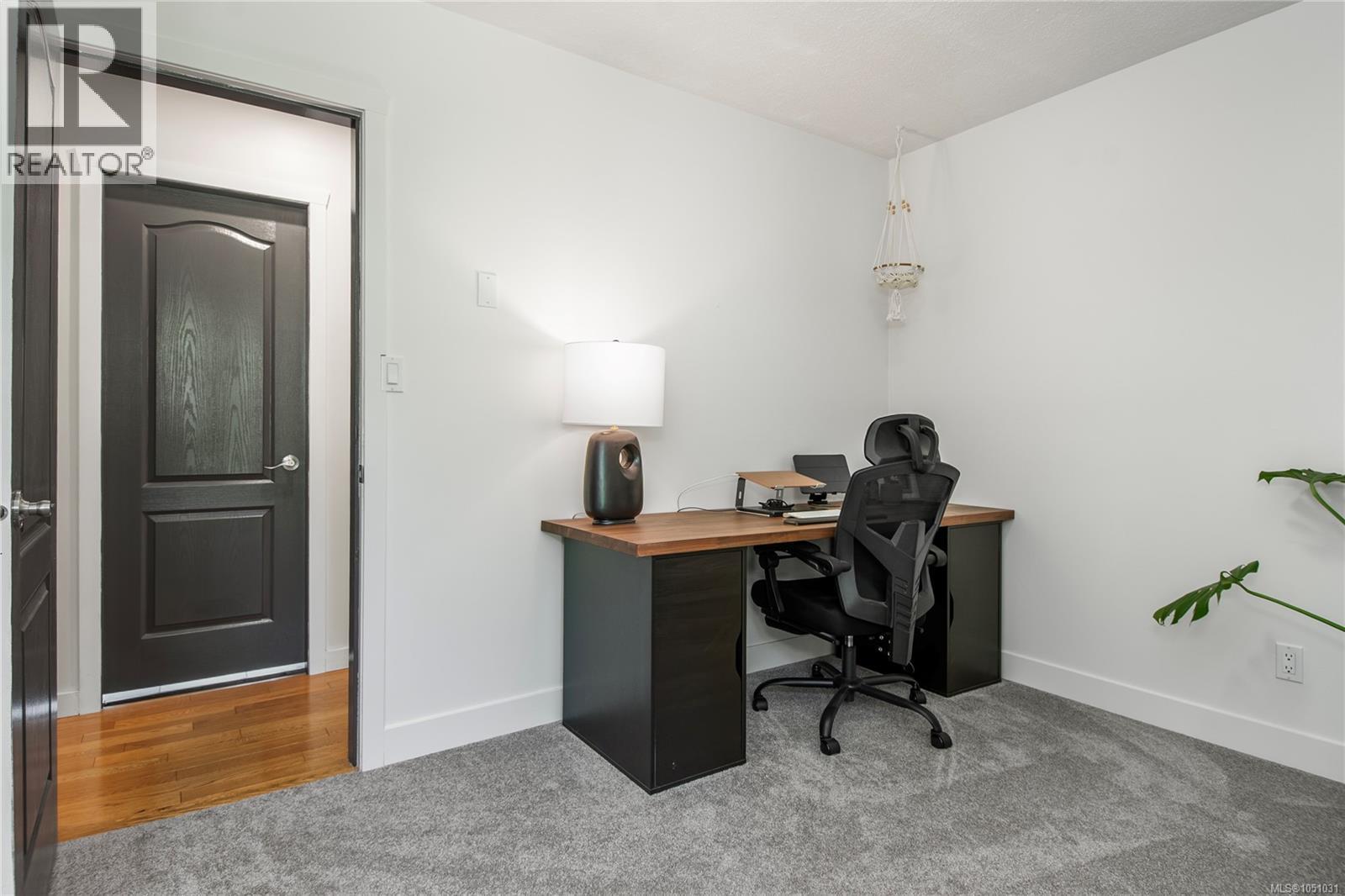 1861 Carlyle Cres Property Photo 34