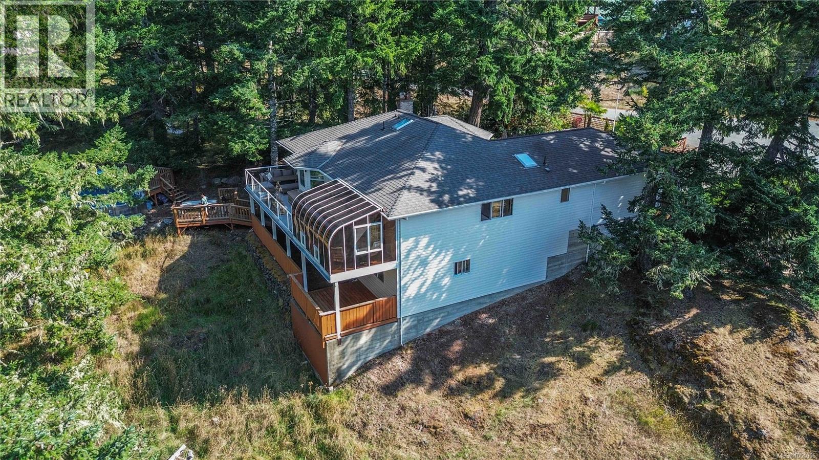 646 Cains Way Property Photo 4