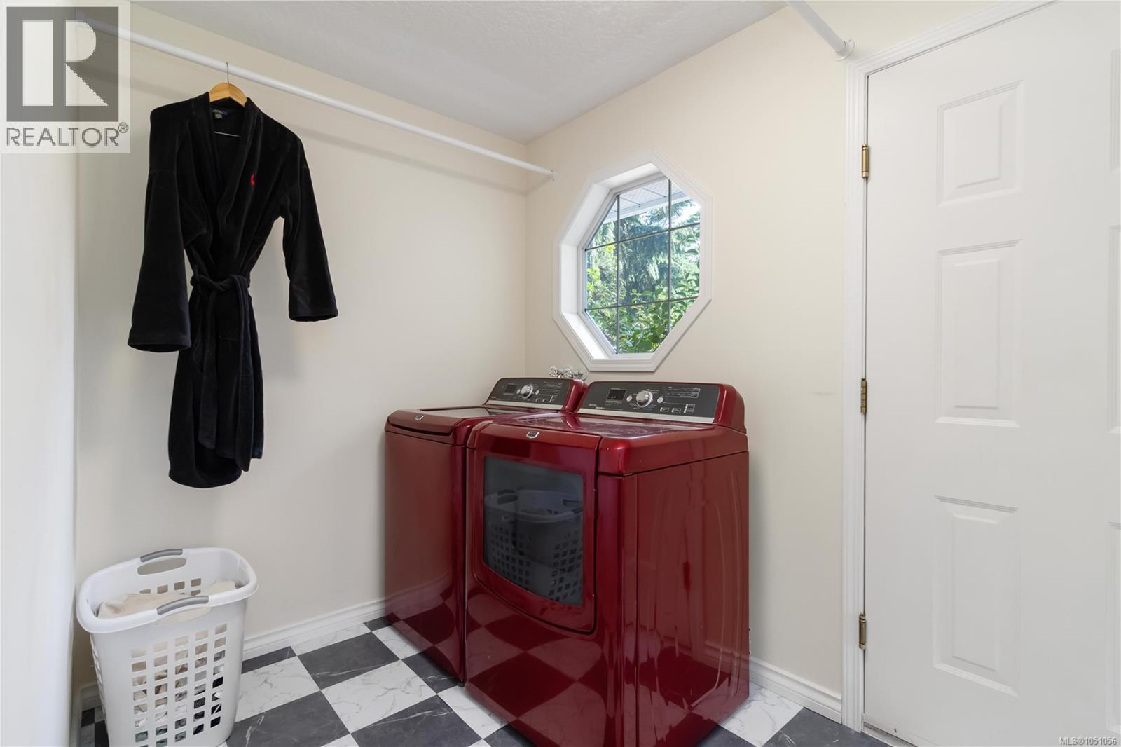 646 Cains Way Property Photo 35