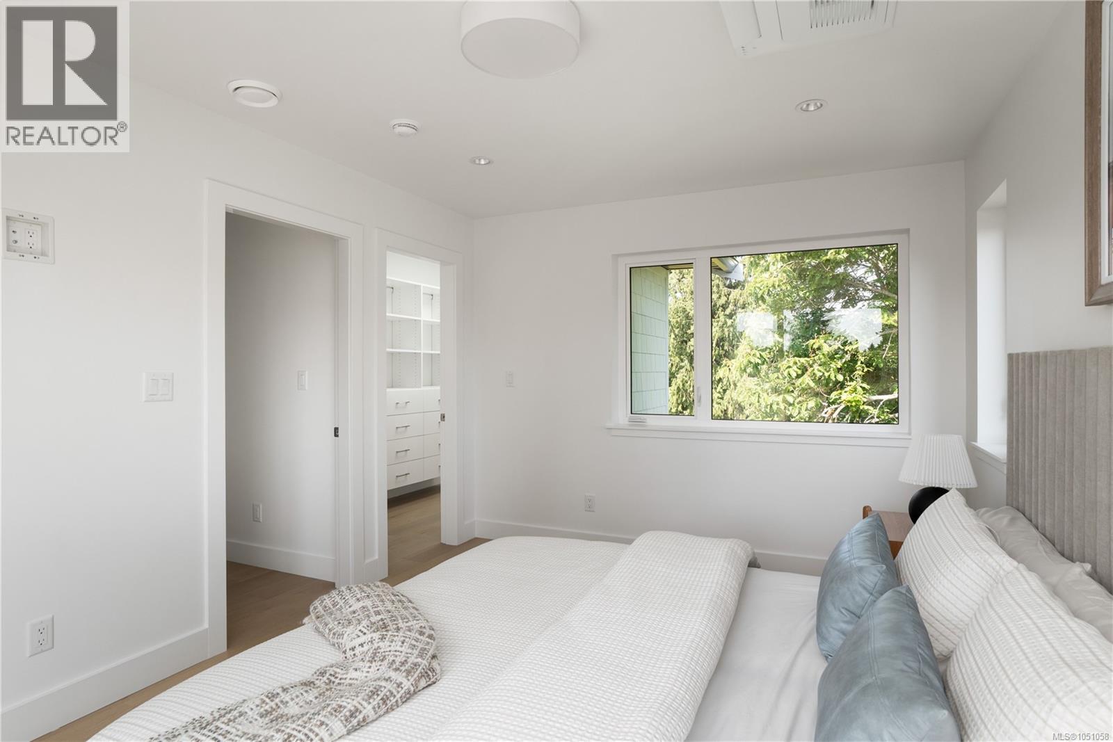 4 2118 Pentland Rd Property Photo 20
