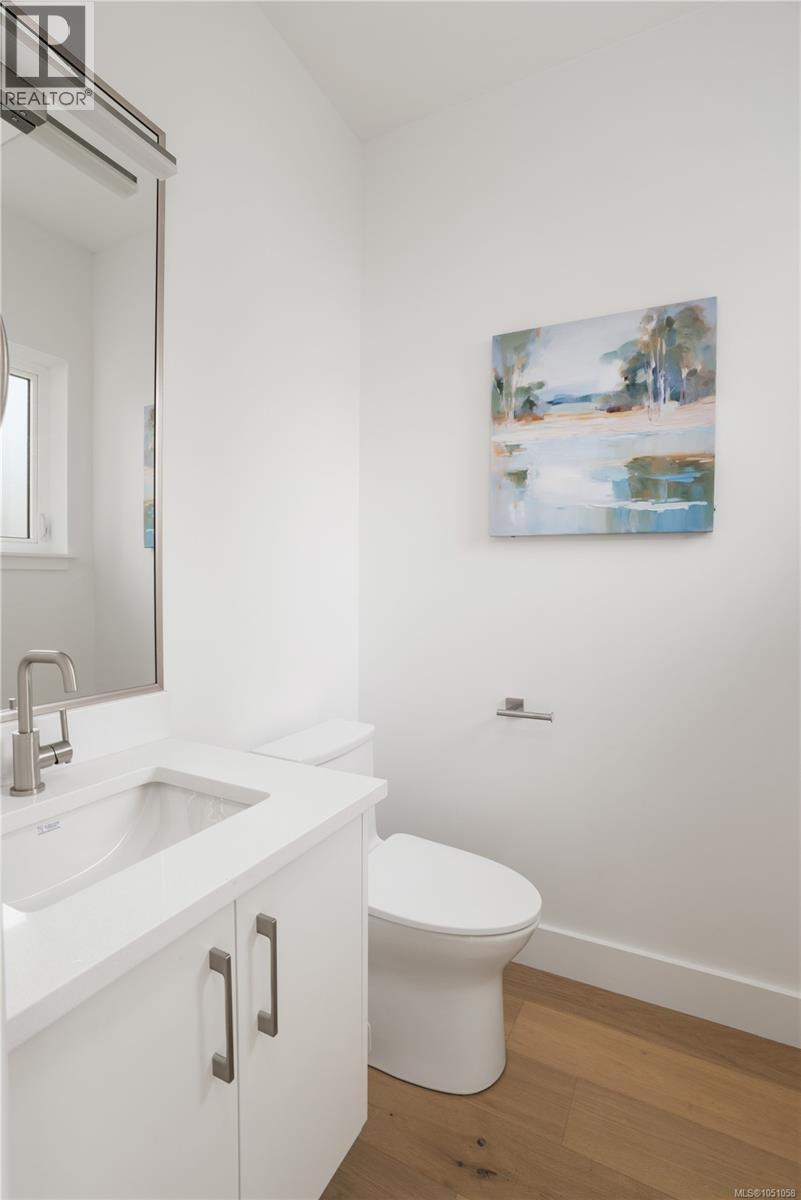 4 2118 Pentland Rd Property Photo 28