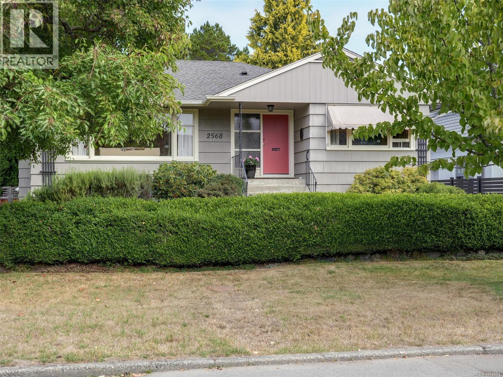 2568 Margate Ave Property Photo 1