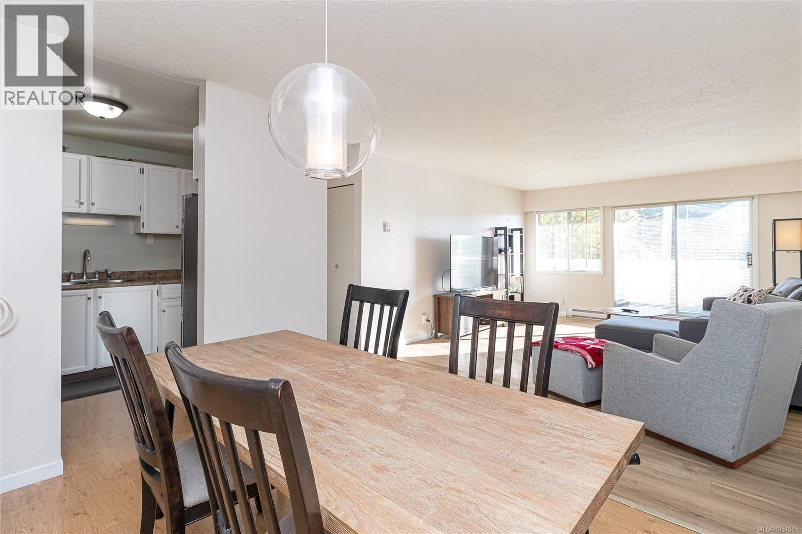 204 877 Ellery St Property Photo 6