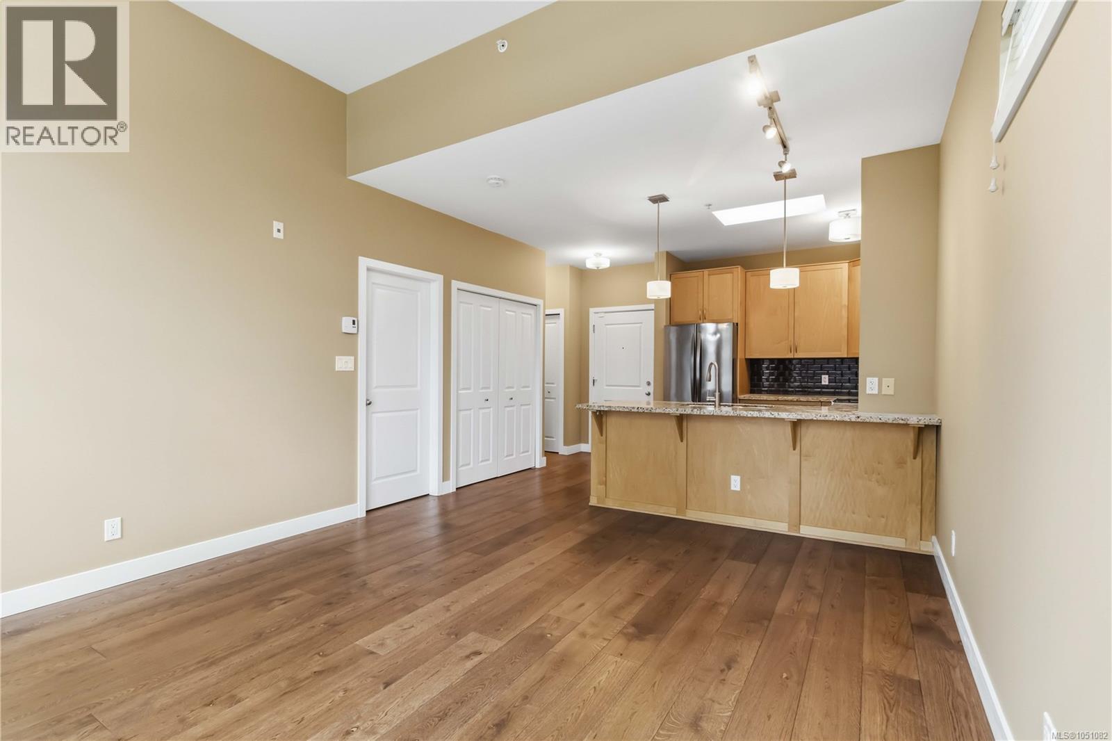 410 611 Goldstream Ave Property Photo 11
