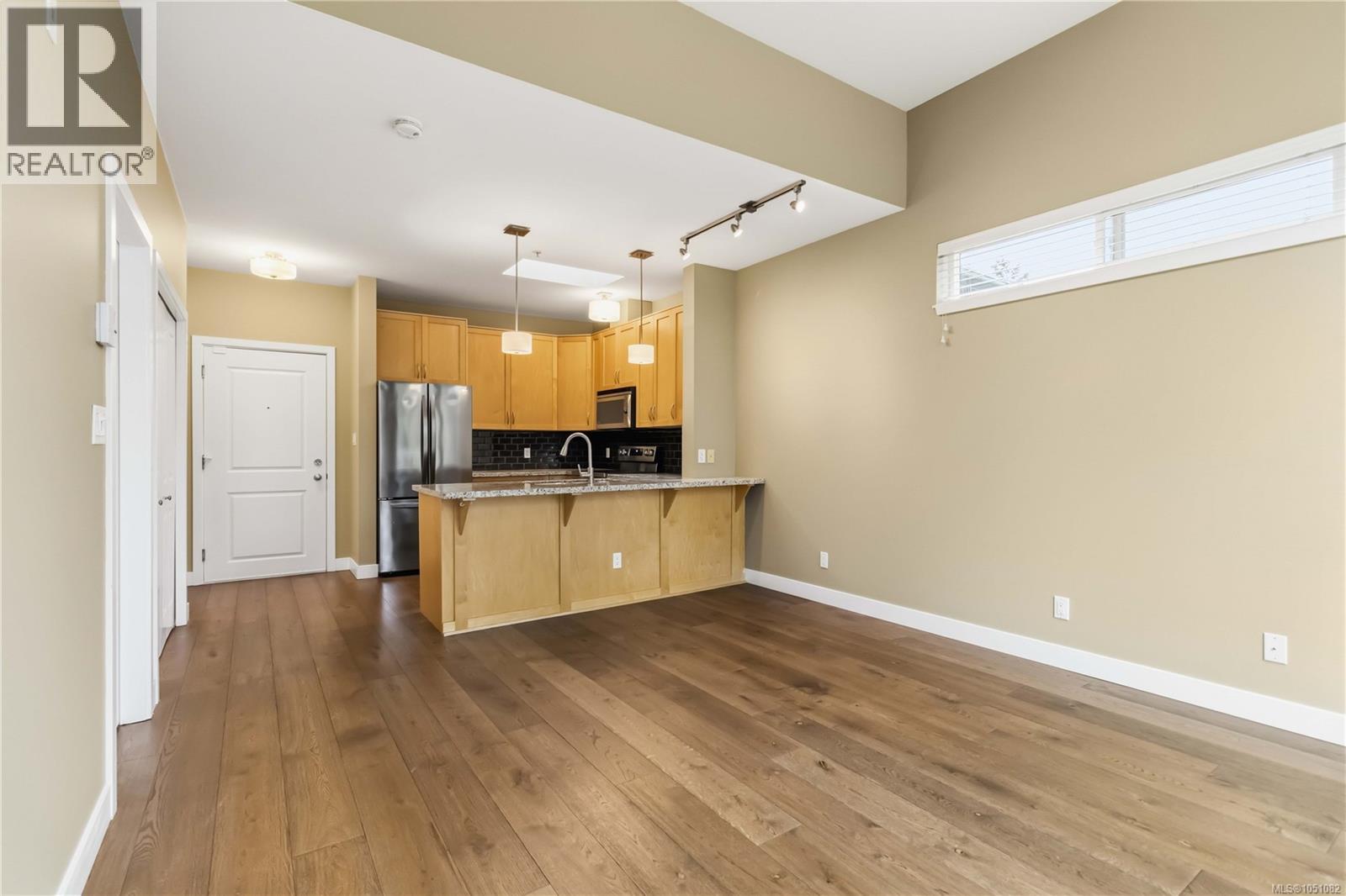 410 611 Goldstream Ave Property Photo 13