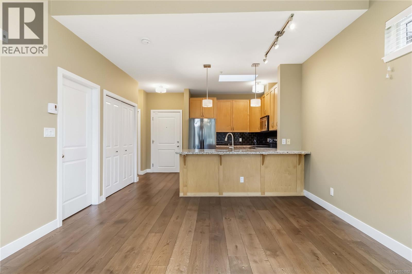 410 611 Goldstream Ave Property Photo 14