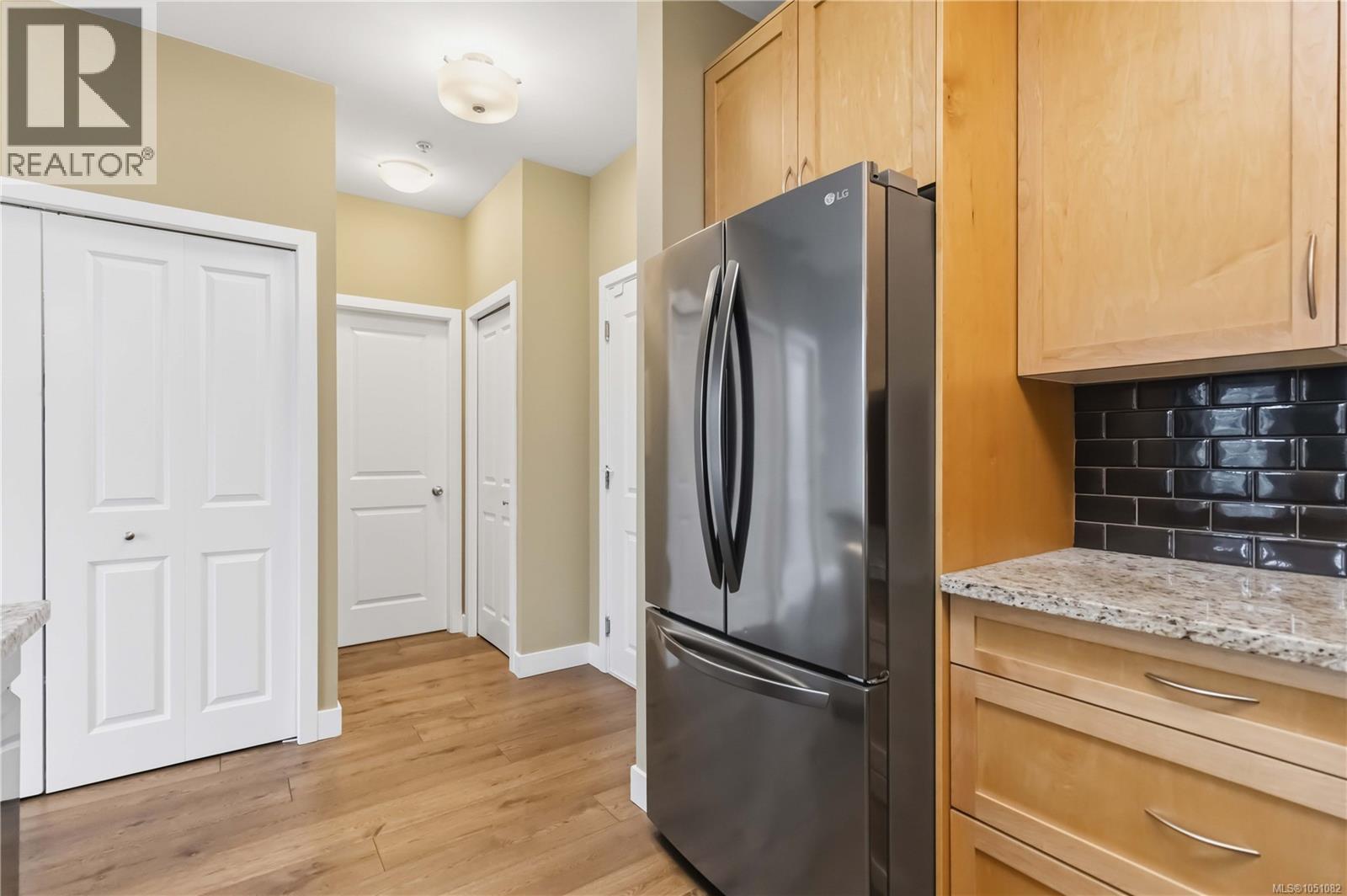 410 611 Goldstream Ave Property Photo 17