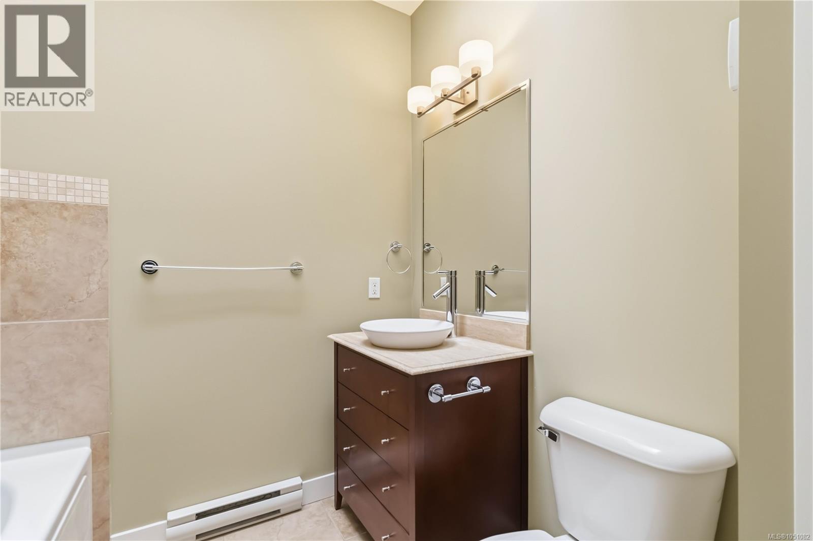 410 611 Goldstream Ave Property Photo 26