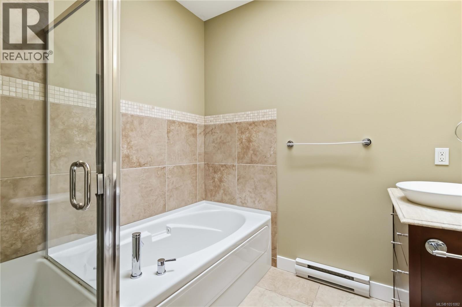410 611 Goldstream Ave Property Photo 27