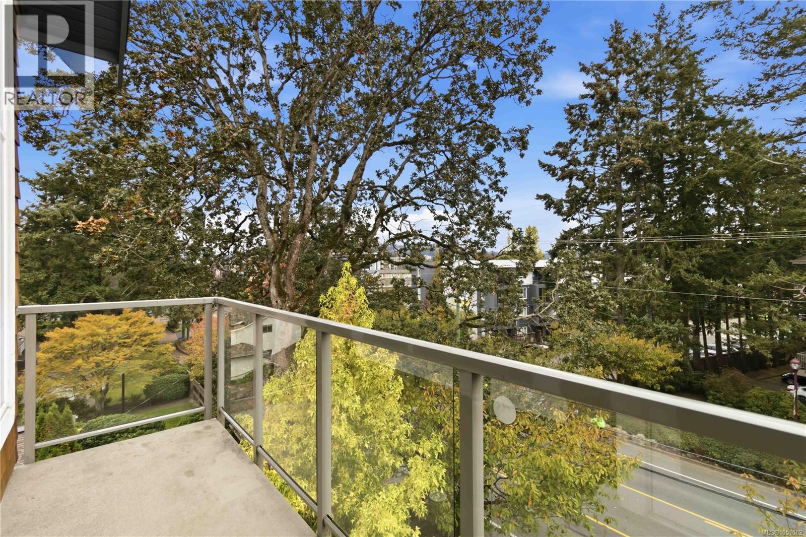 410 611 Goldstream Ave Property Photo 35