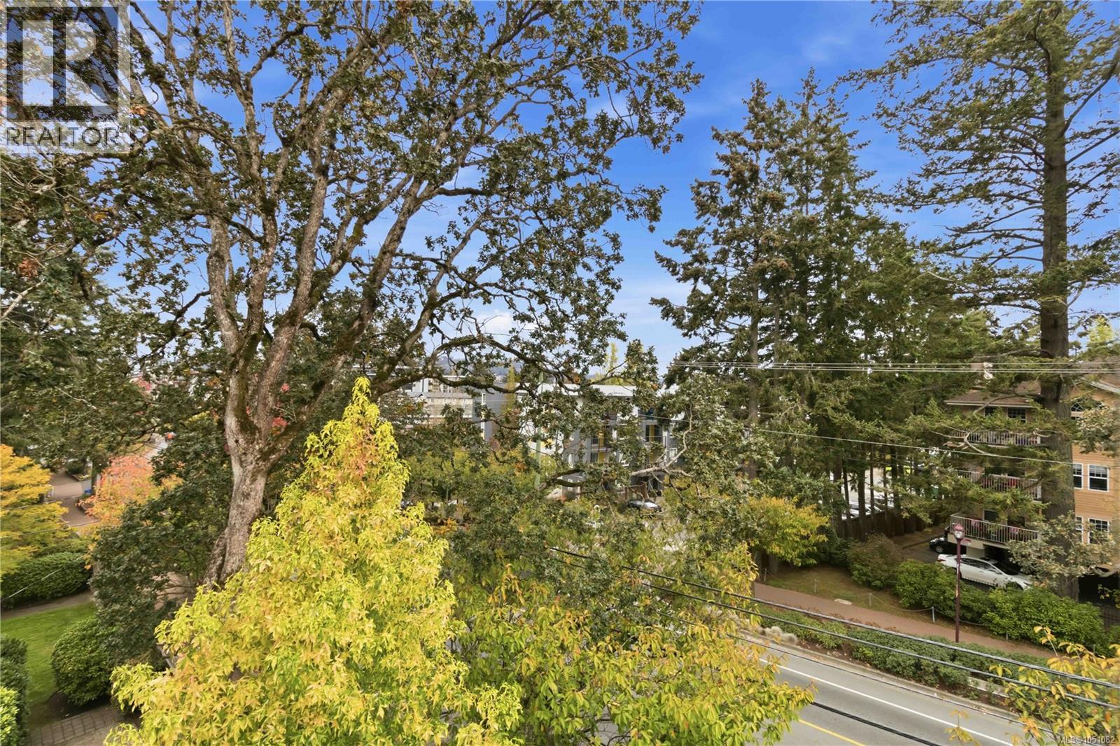 410 611 Goldstream Ave Property Photo 36