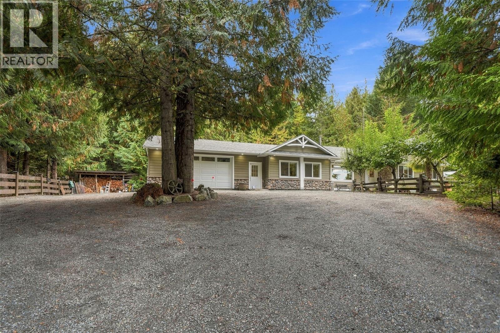 1580 Meadowood Way Property Photo 1