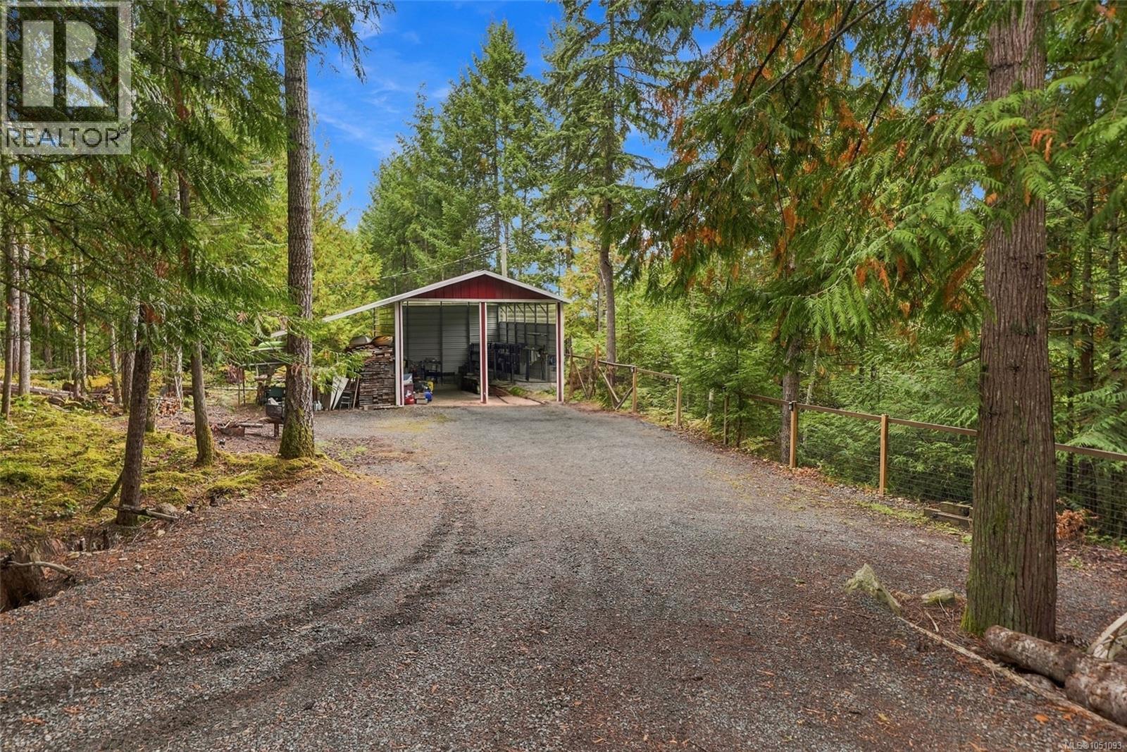 1580 Meadowood Way Property Photo 2