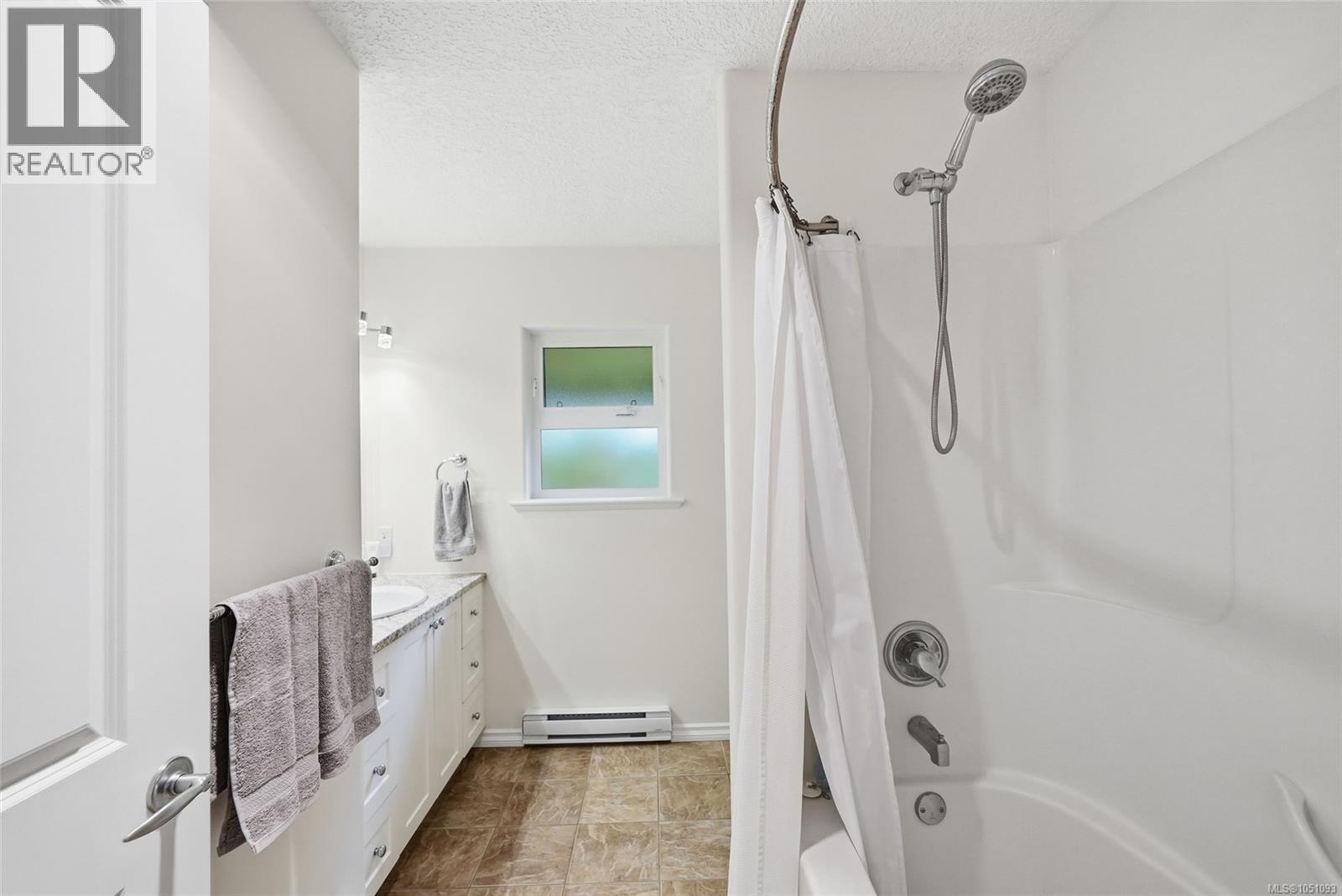 1580 Meadowood Way Property Photo 8