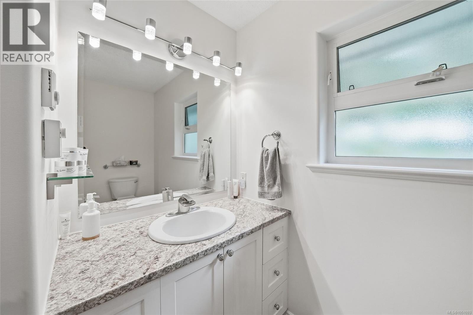 1580 Meadowood Way Property Photo 34