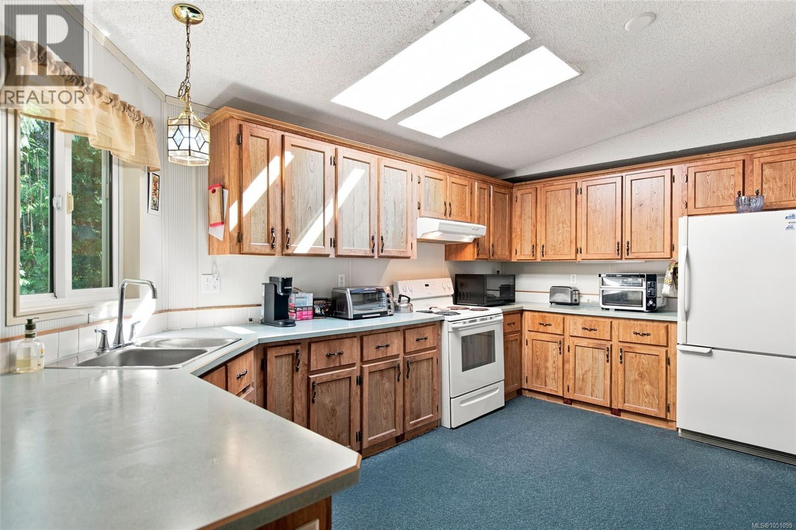 1115 Symons Cres Property Photo 10