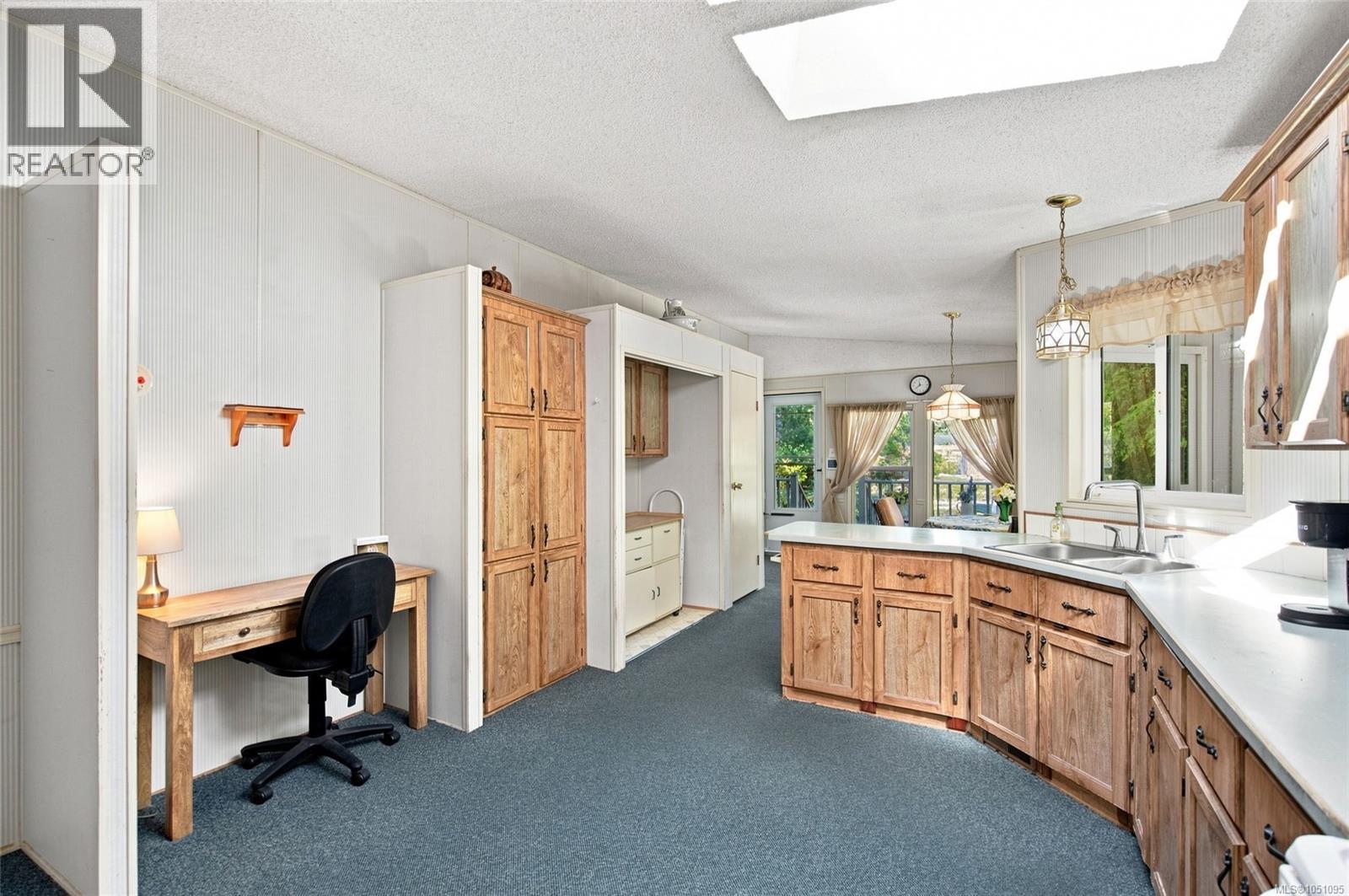 1115 Symons Cres Property Photo 14
