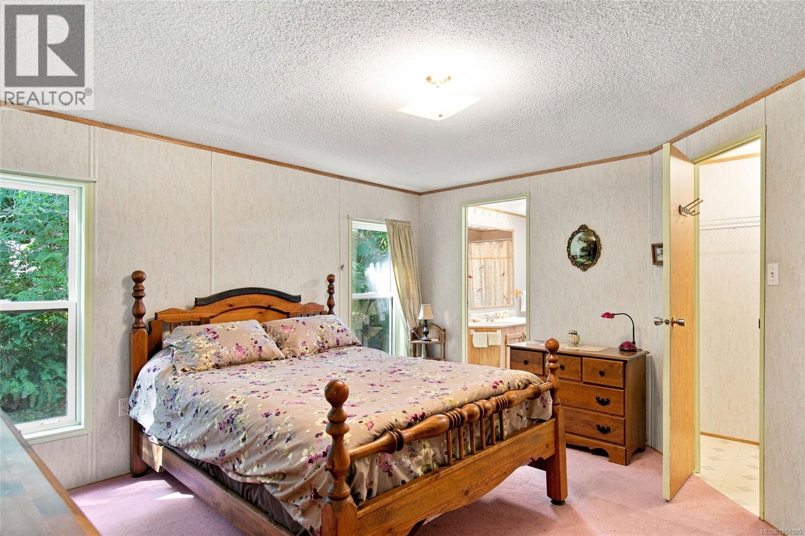 1115 Symons Cres Property Photo 18