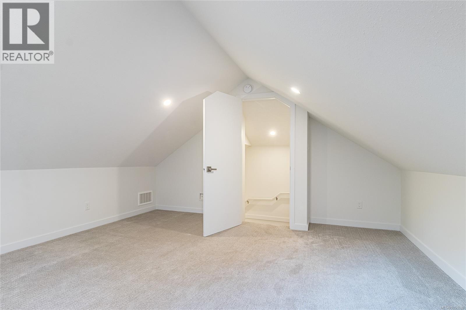 3800 Creekside Dr Property Photo 18