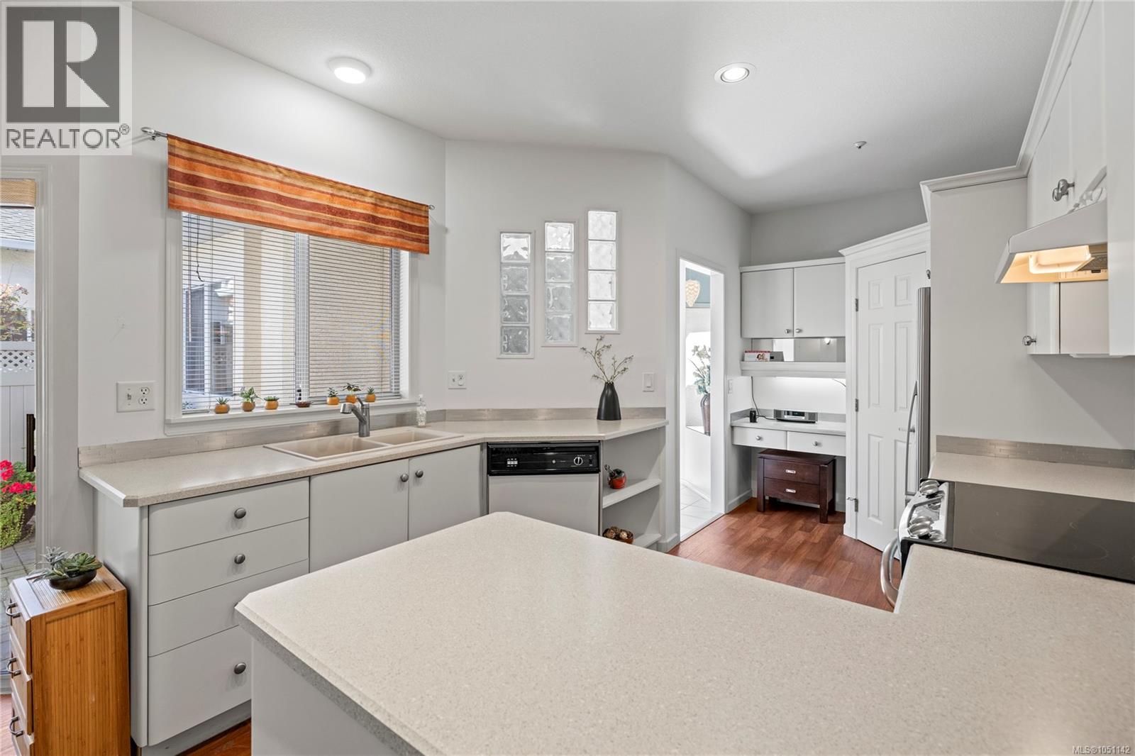 126 Ocean Walk Dr Property Photo 3