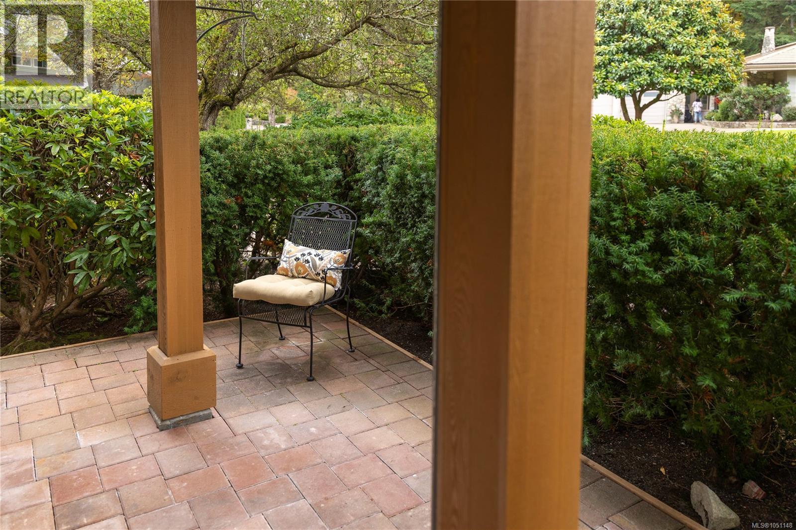 106 5329 Cordova Bay Rd Property Photo 18