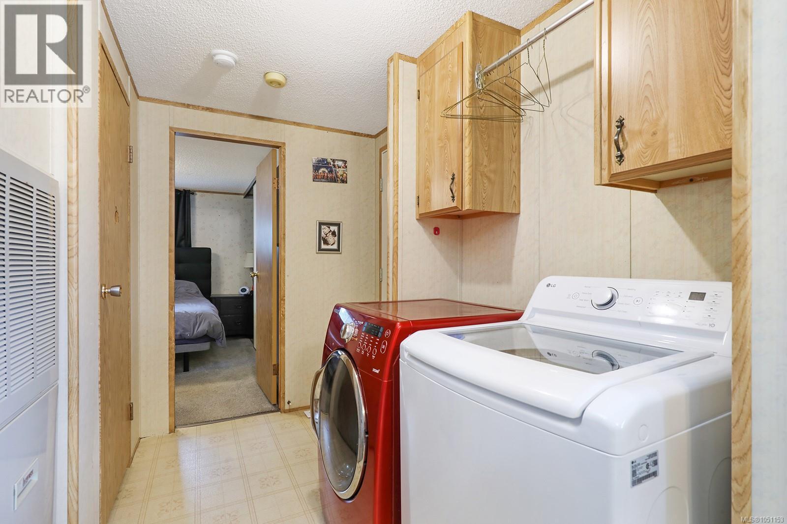 7561 Howard Rd Property Photo 15