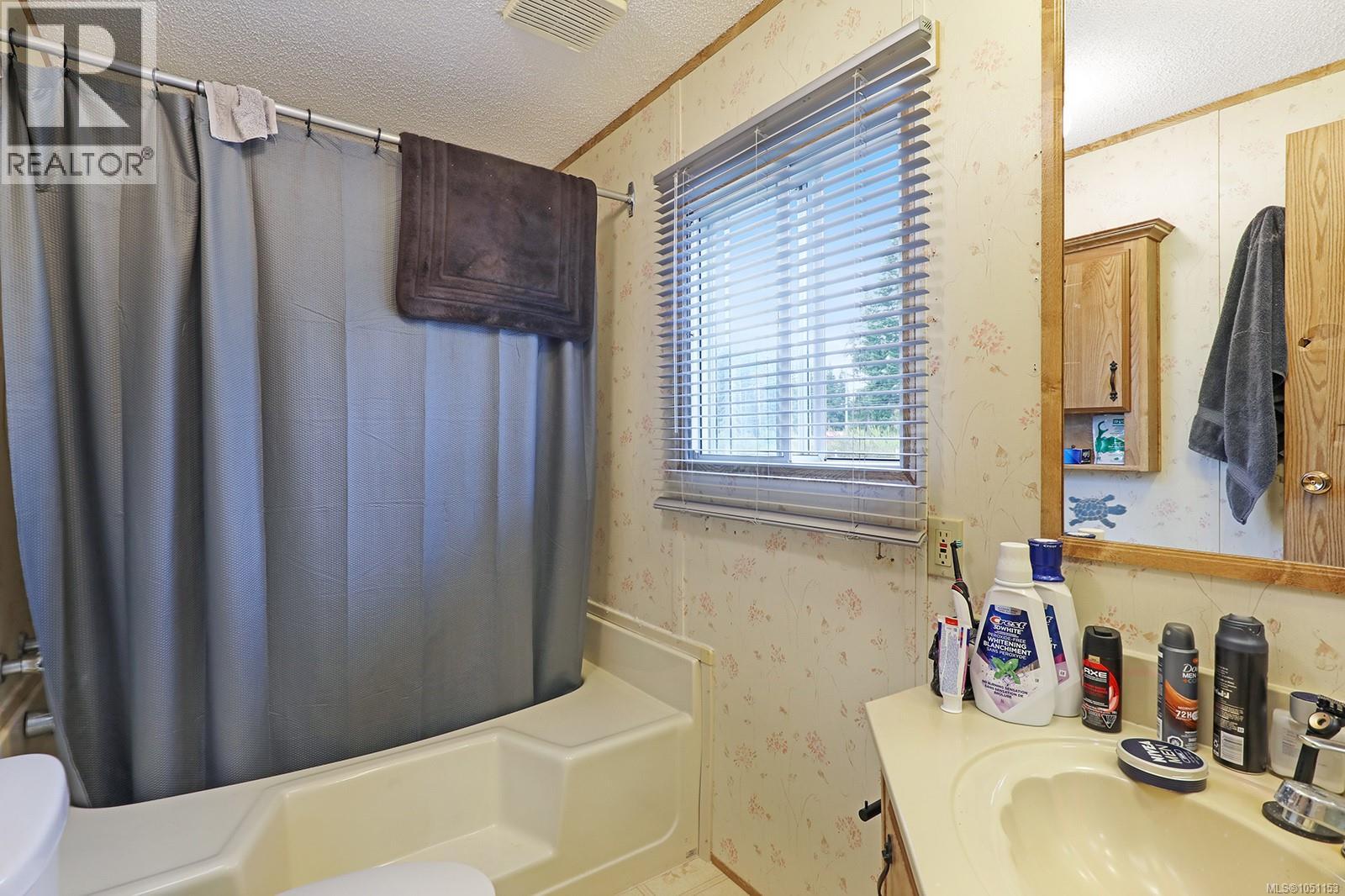 7561 Howard Rd Property Photo 17