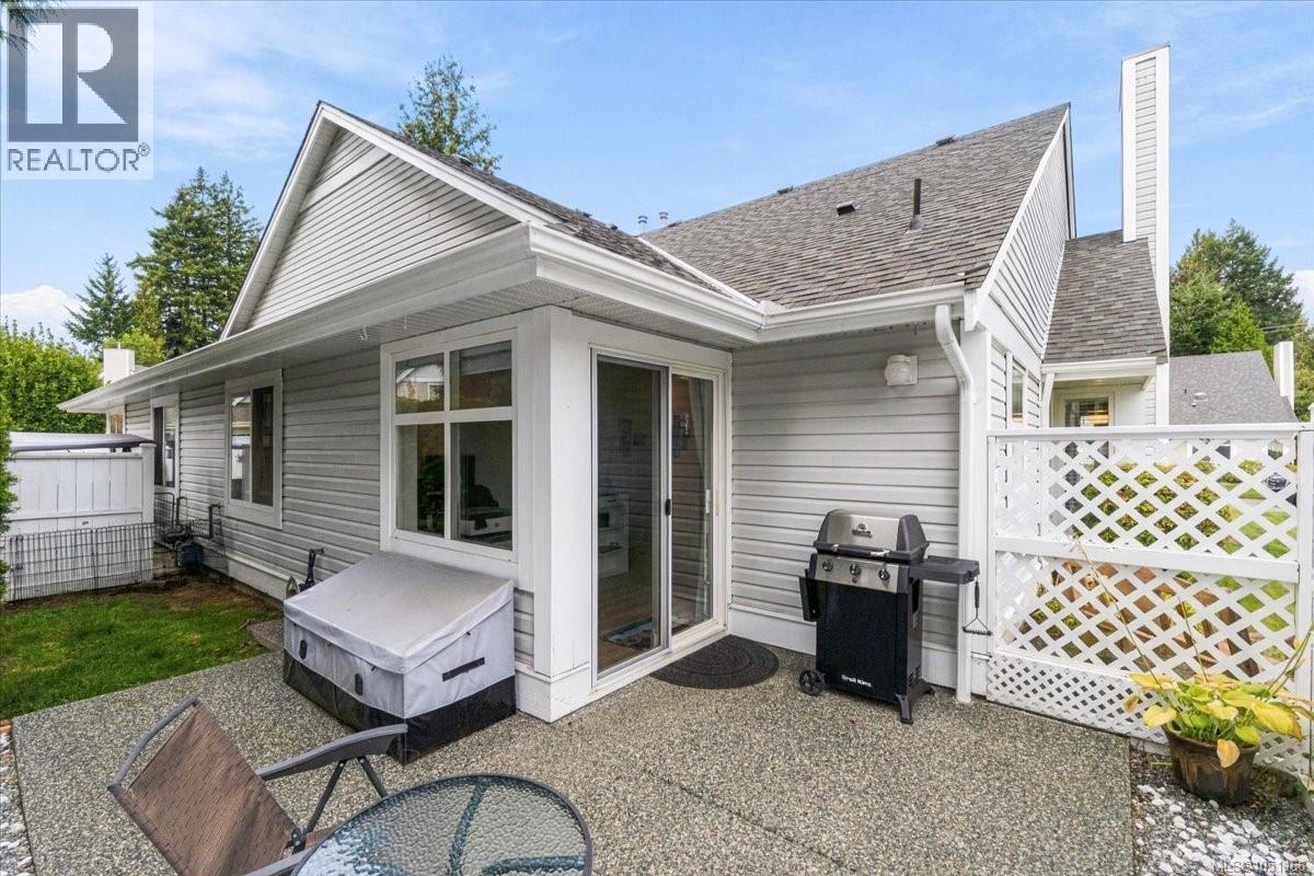 5267 Arbour Cres Property Photo 32