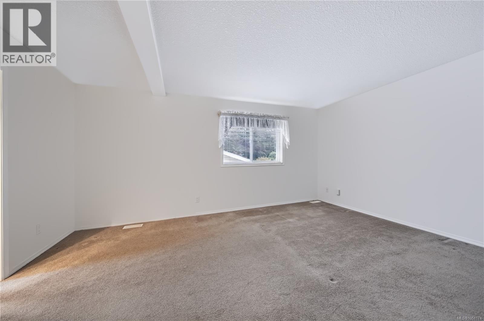 3931 Excalibur St Property Photo 13