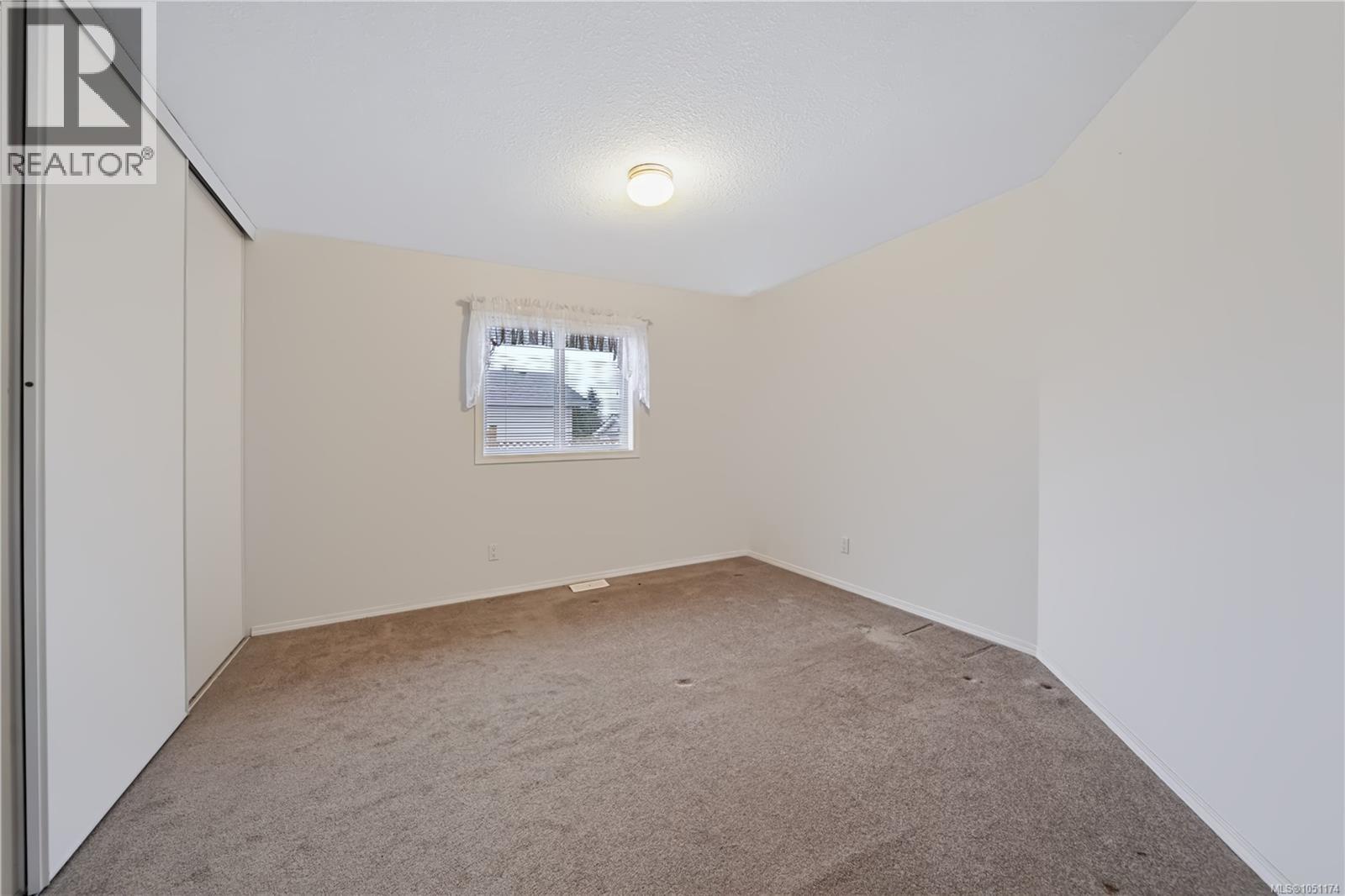3931 Excalibur St Property Photo 15