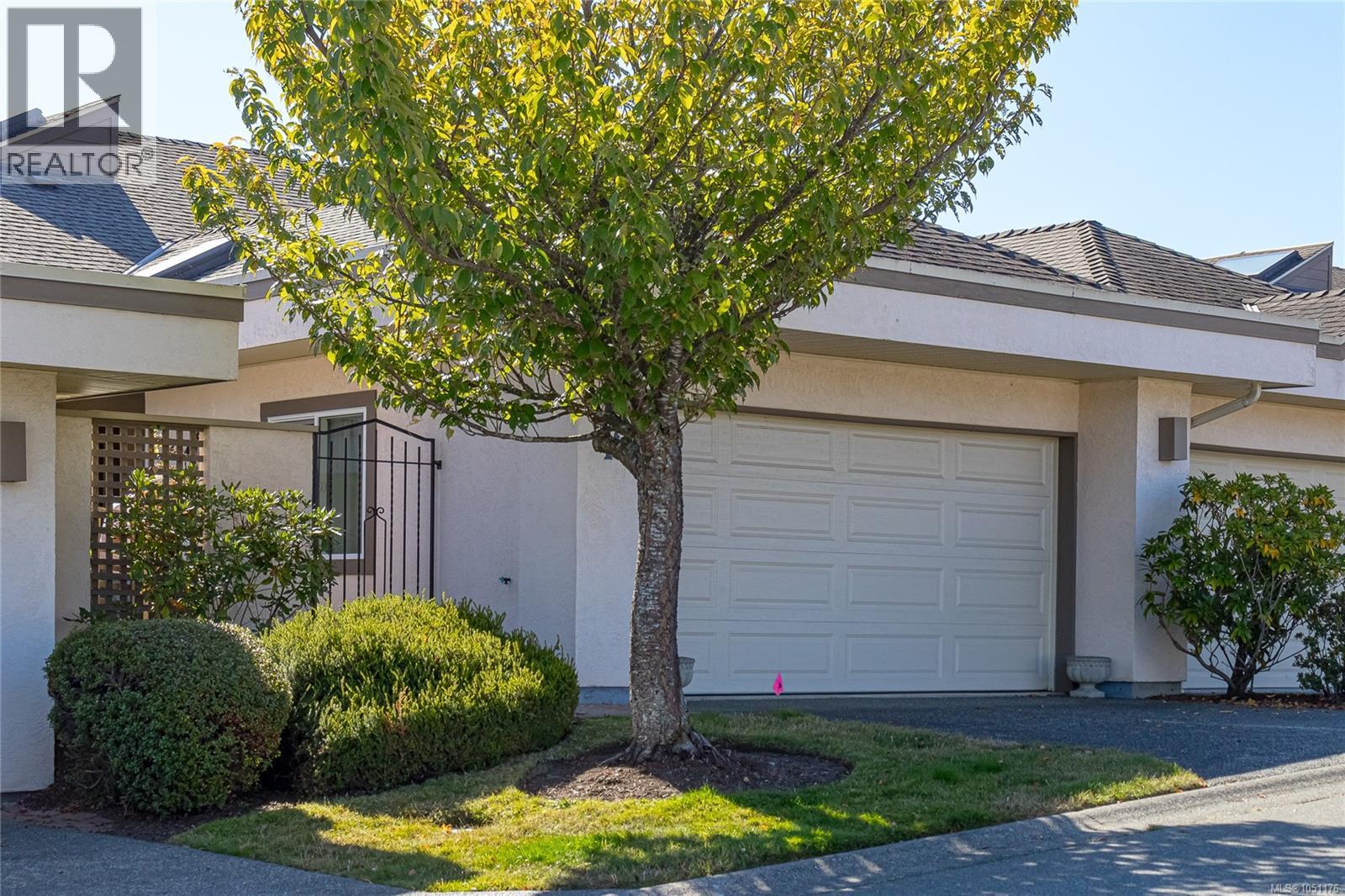 13 4318 Emily Carr Dr Property Photo 2