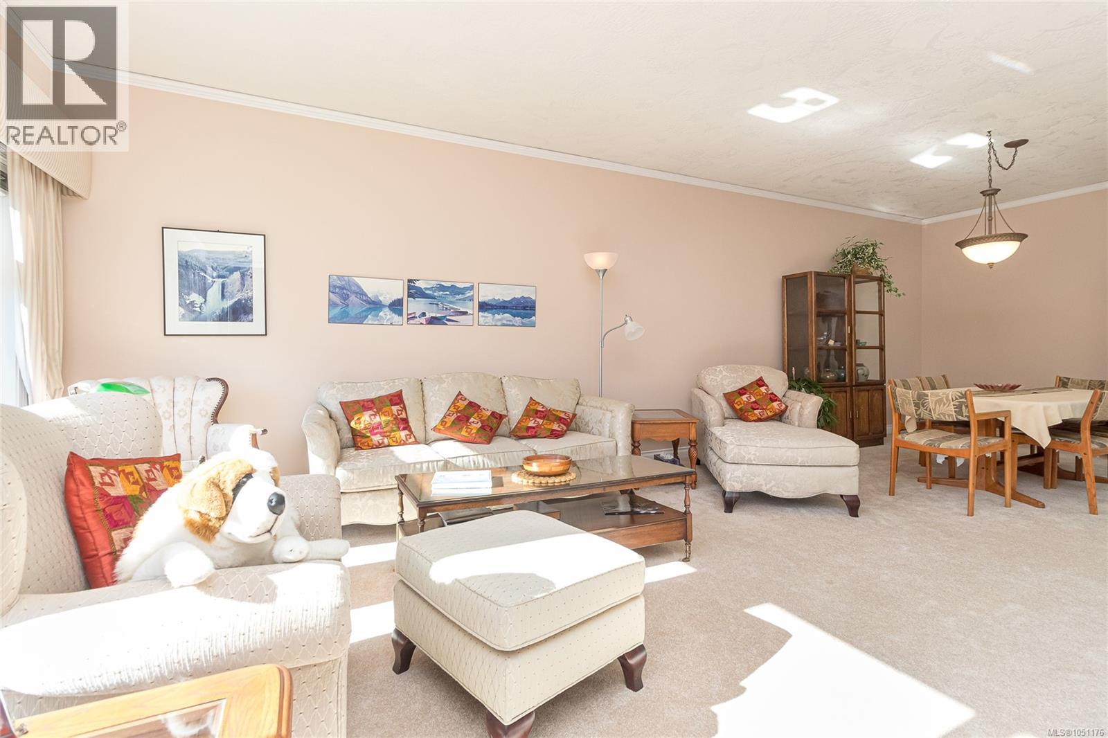13 4318 Emily Carr Dr Property Photo 8