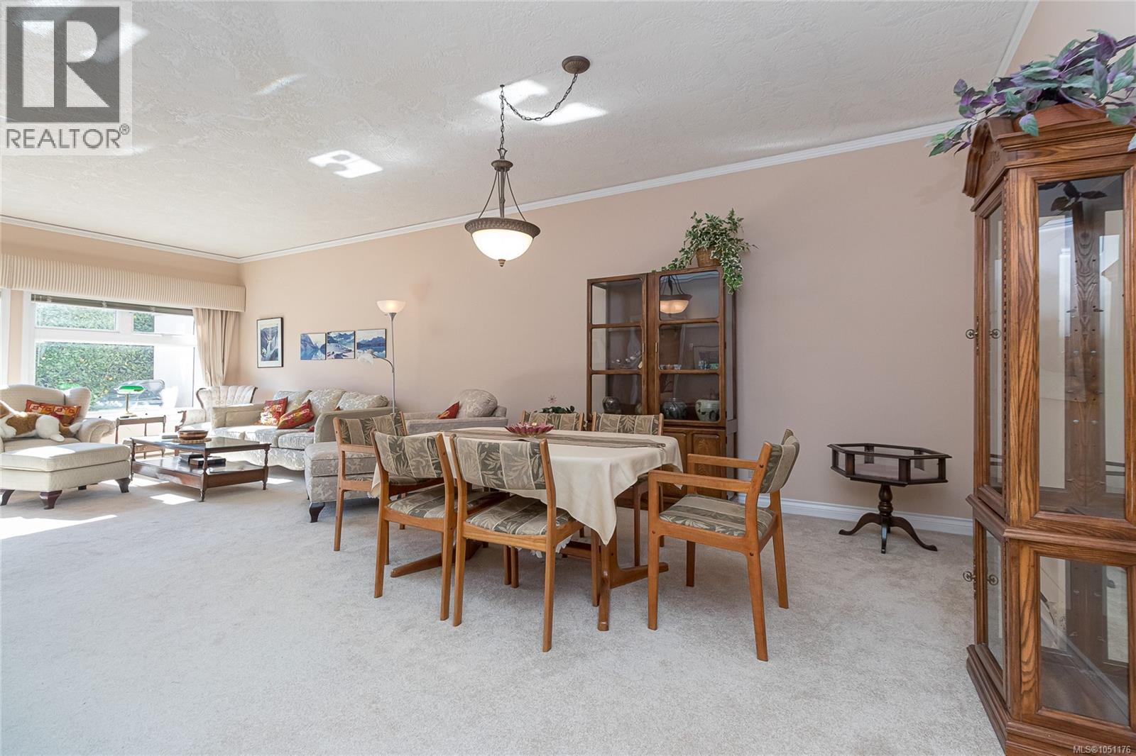13 4318 Emily Carr Dr Property Photo 10