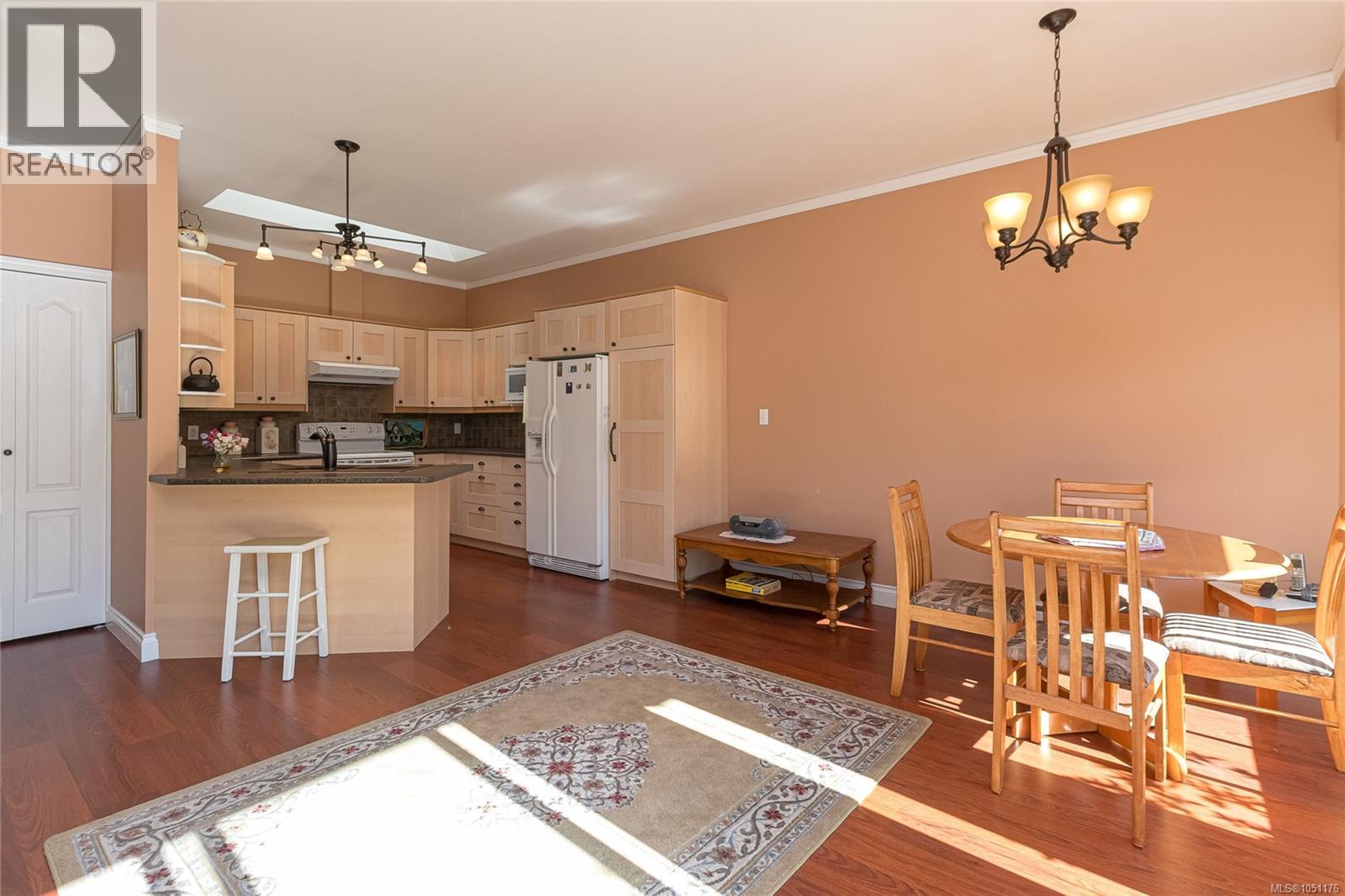 13 4318 Emily Carr Dr Property Photo 13