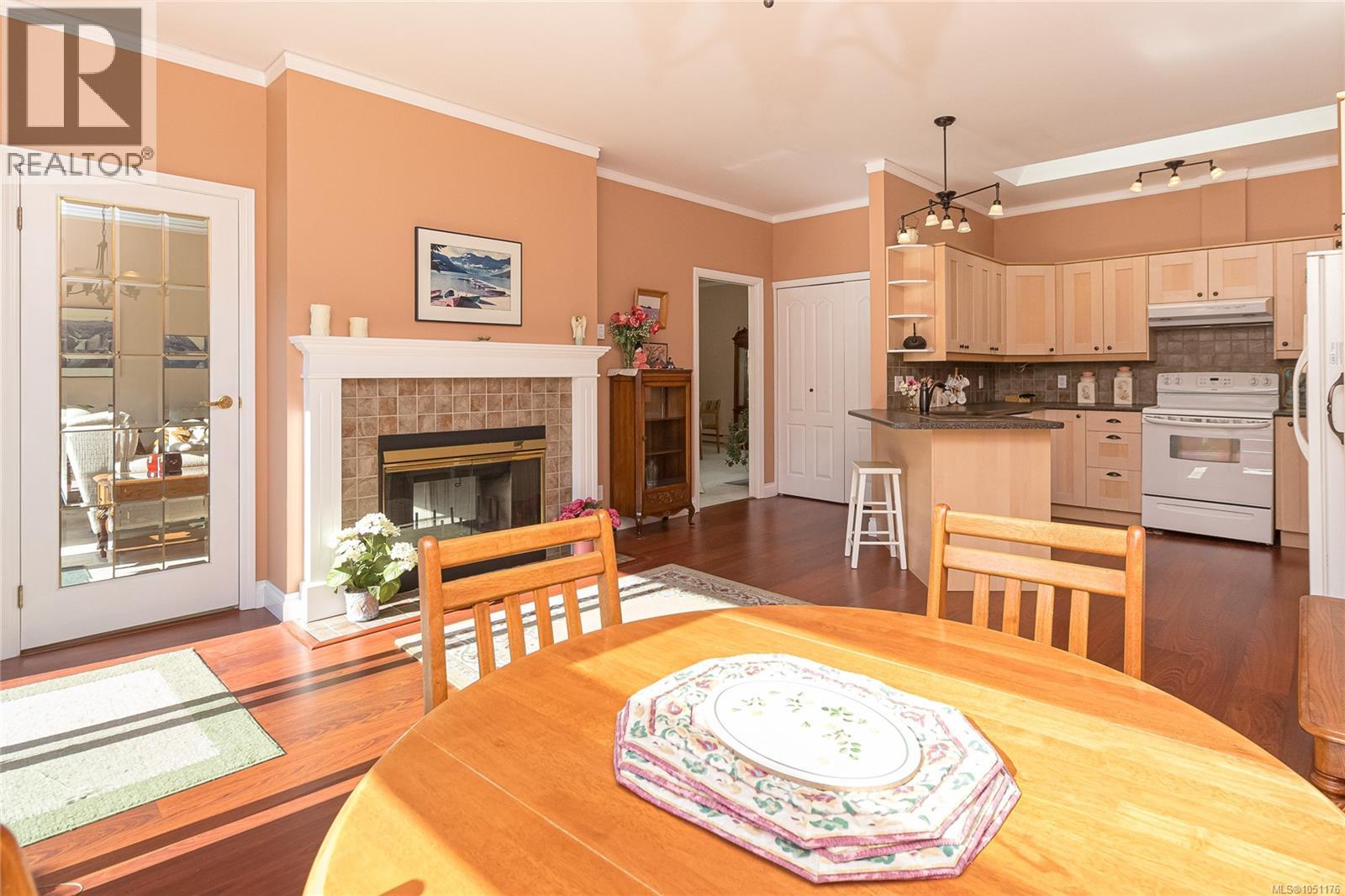 13 4318 Emily Carr Dr Property Photo 14
