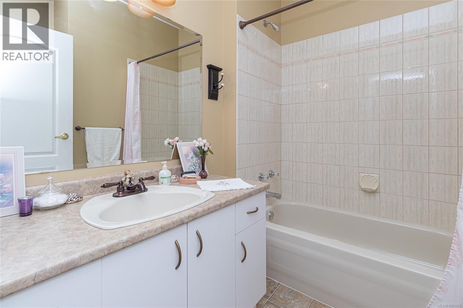 13 4318 Emily Carr Dr Property Photo 24