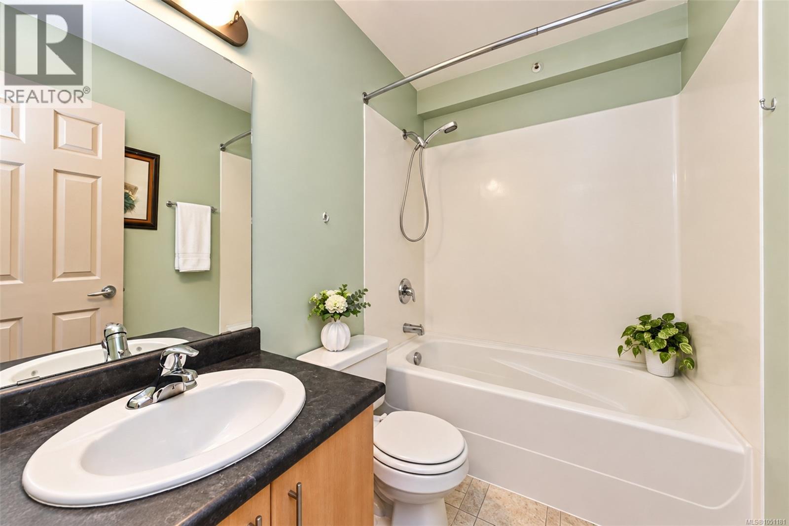 43 4061 Larchwood Dr Property Photo 31