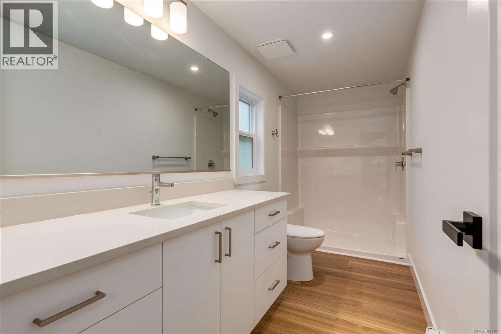 70 2785 Wallbank Rd Property Photo 6