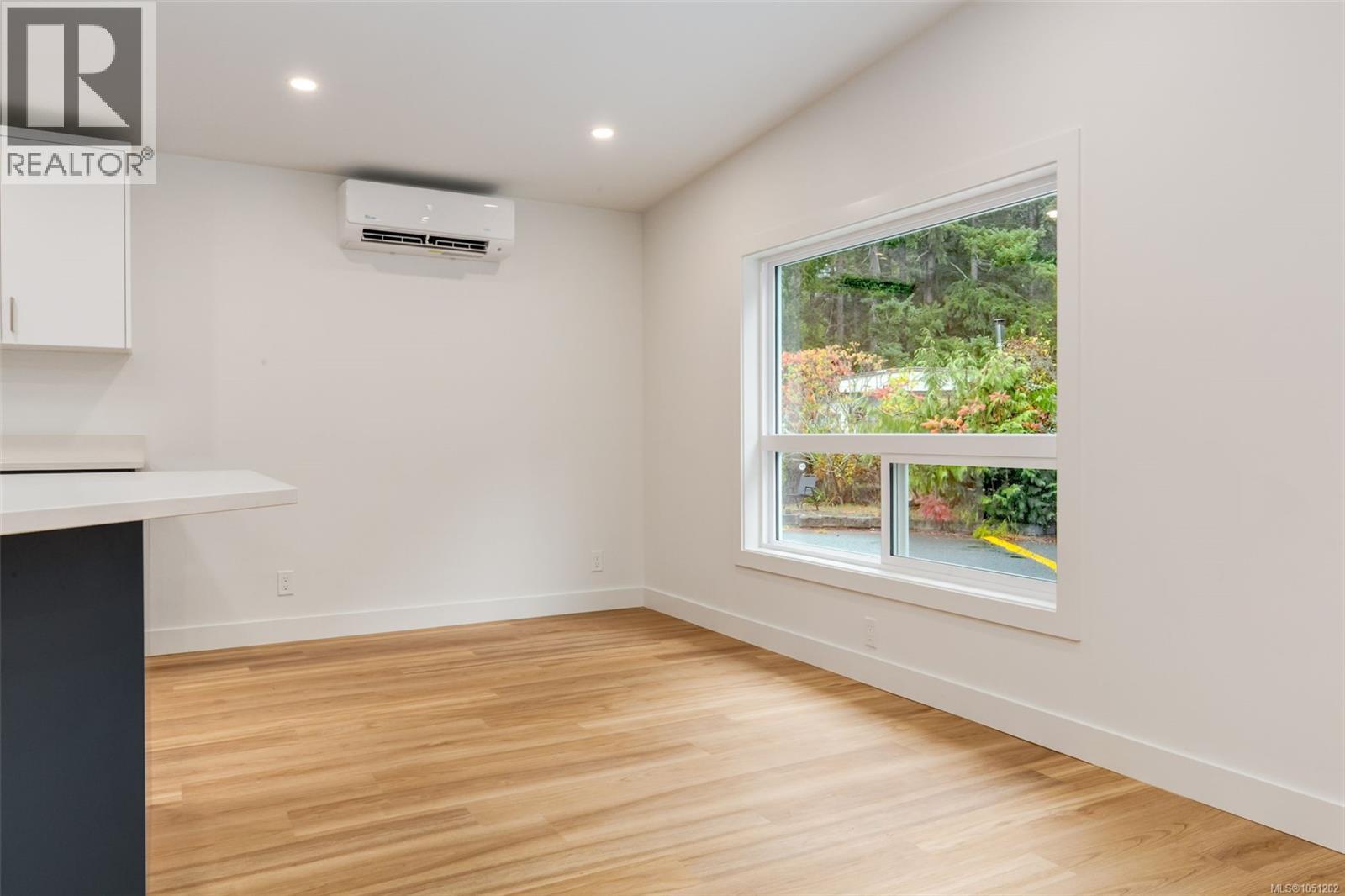 70 2785 Wallbank Rd Property Photo 18