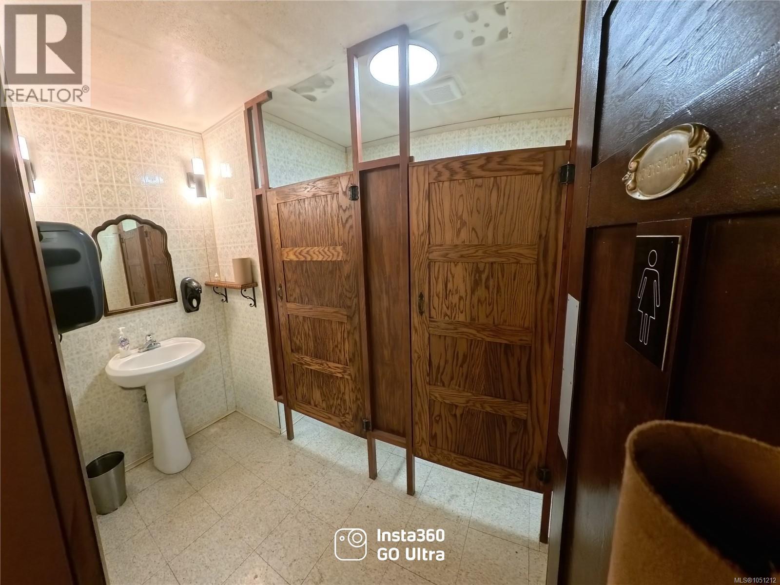 8405 Byng Rd Property Photo 8