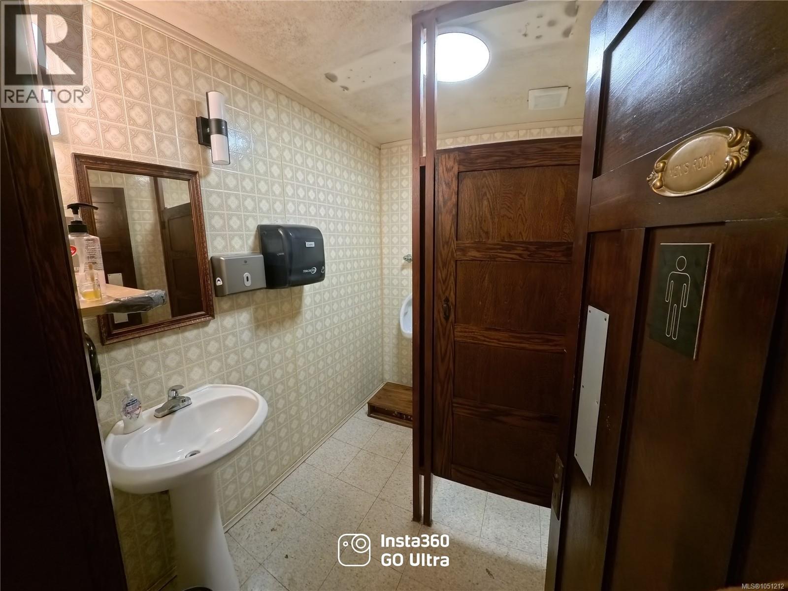 8405 Byng Rd Property Photo 10