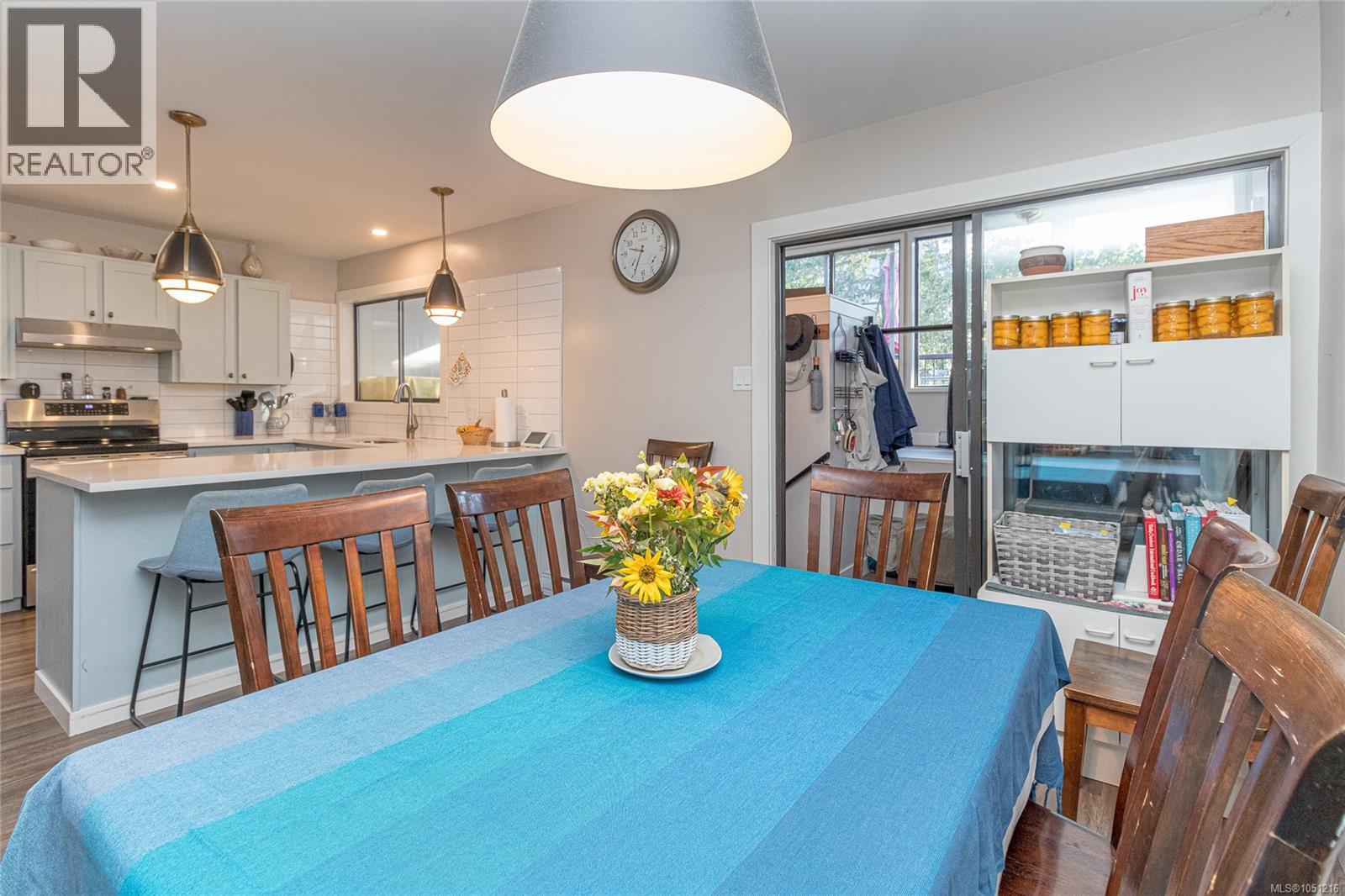 615 Sturdee St Property Photo 11