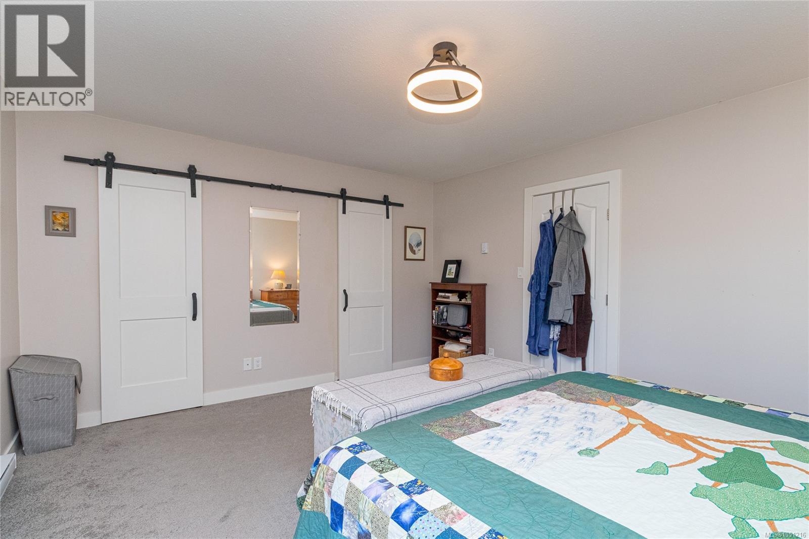 615 Sturdee St Property Photo 18