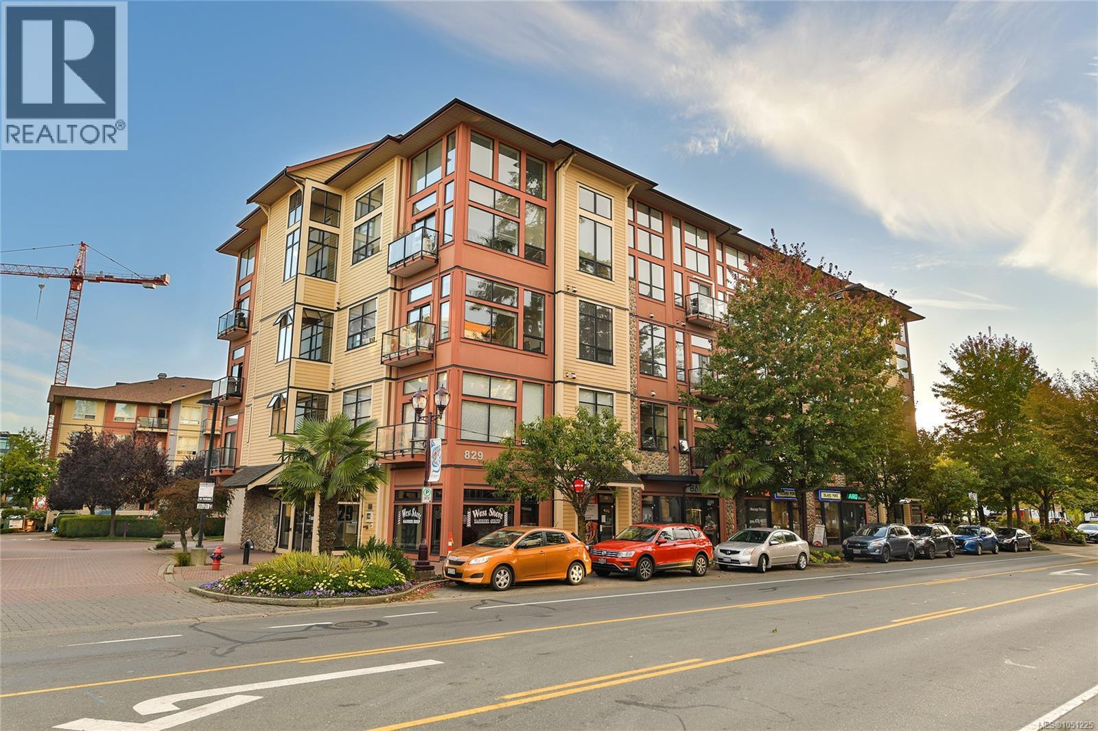 405 829 Goldstream Ave Property Photo 3
