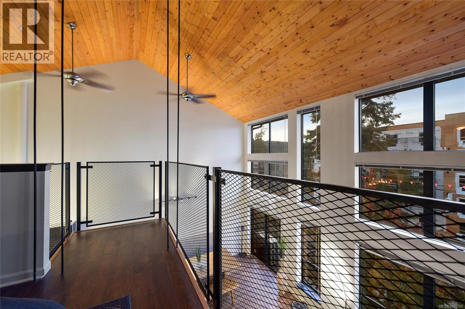 405 829 Goldstream Ave Property Photo 23